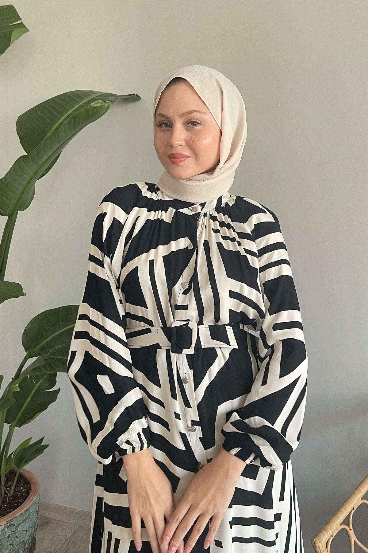 Button & Belt Cotton Dress - B & W