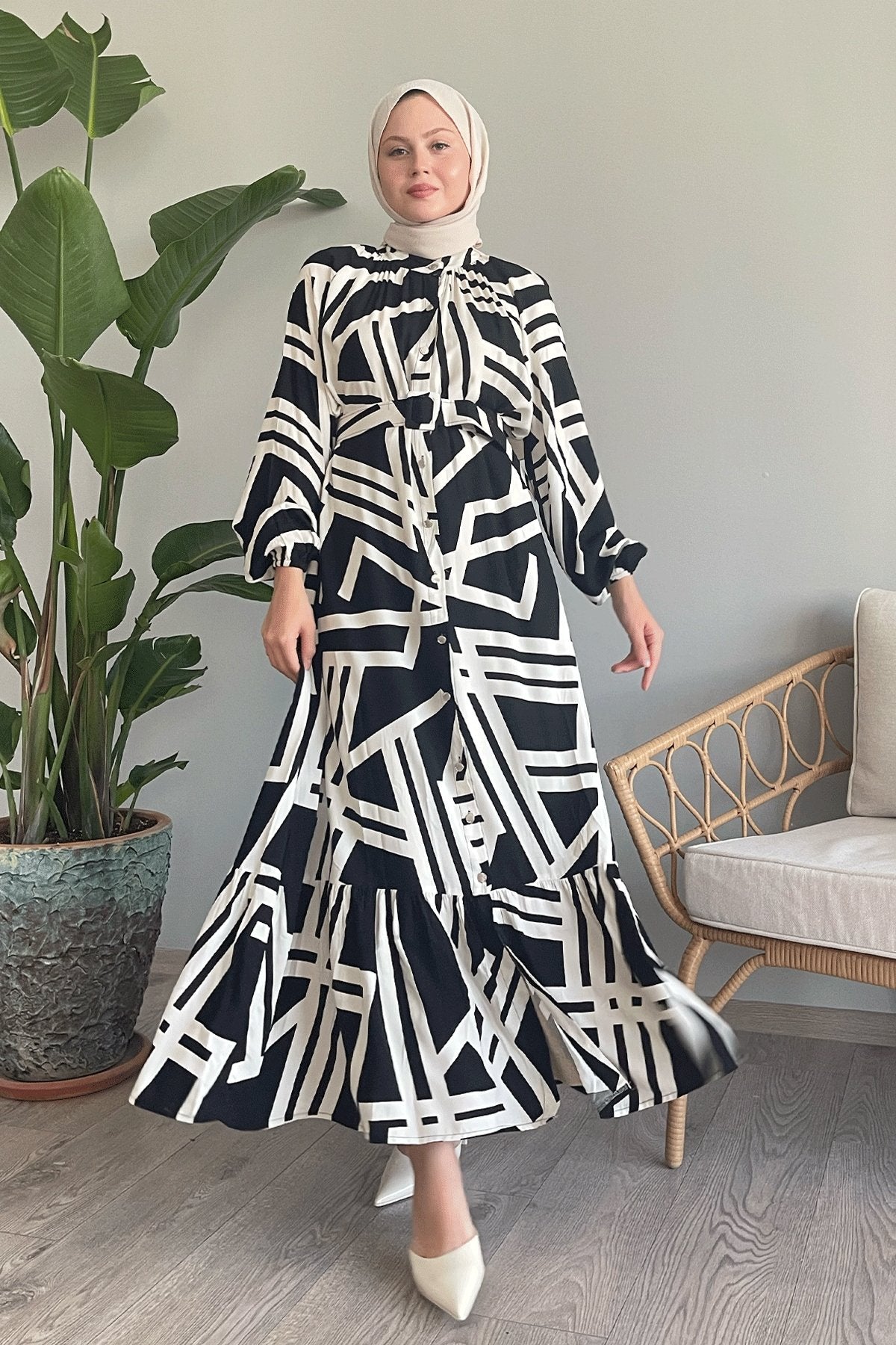 Button & Belt Cotton Dress - B & W