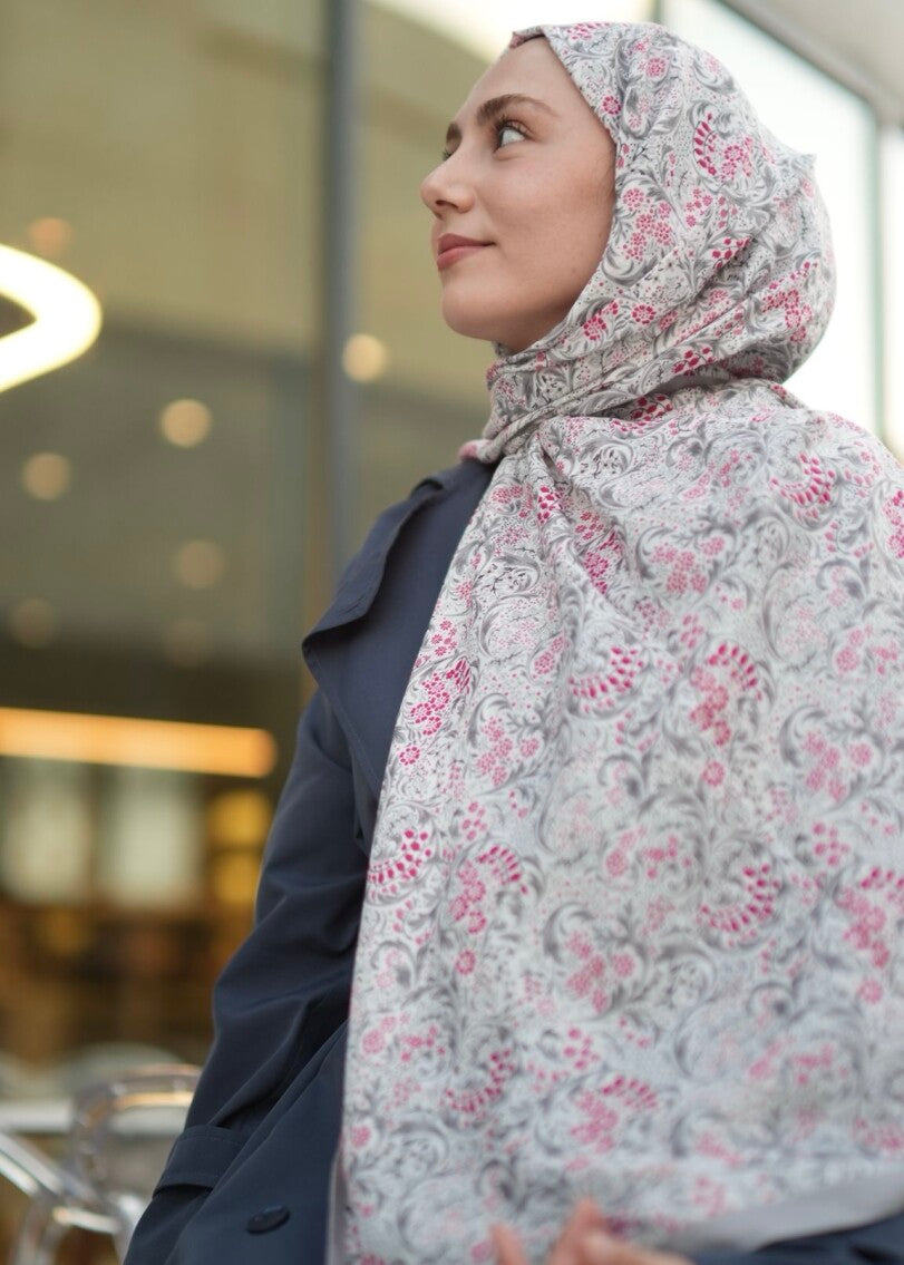 Dainty Floral Print Hijab - Gray