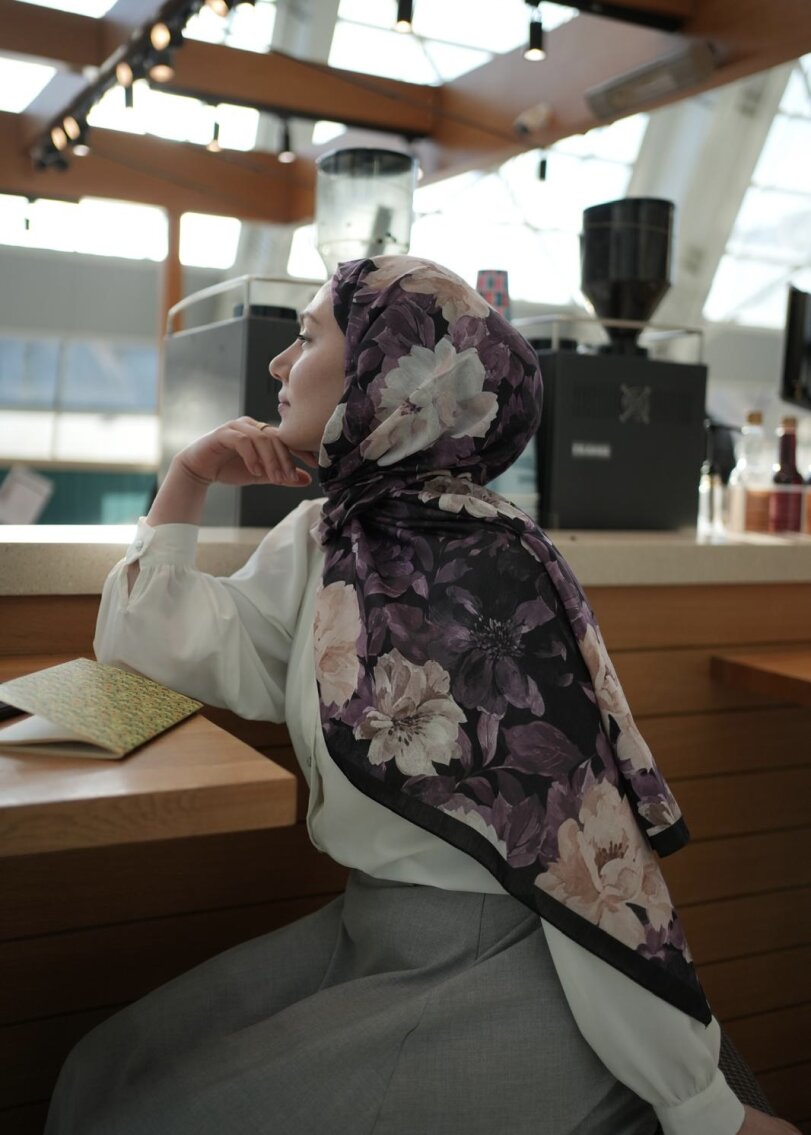 Velvet Bloom Print Hijab - Purple