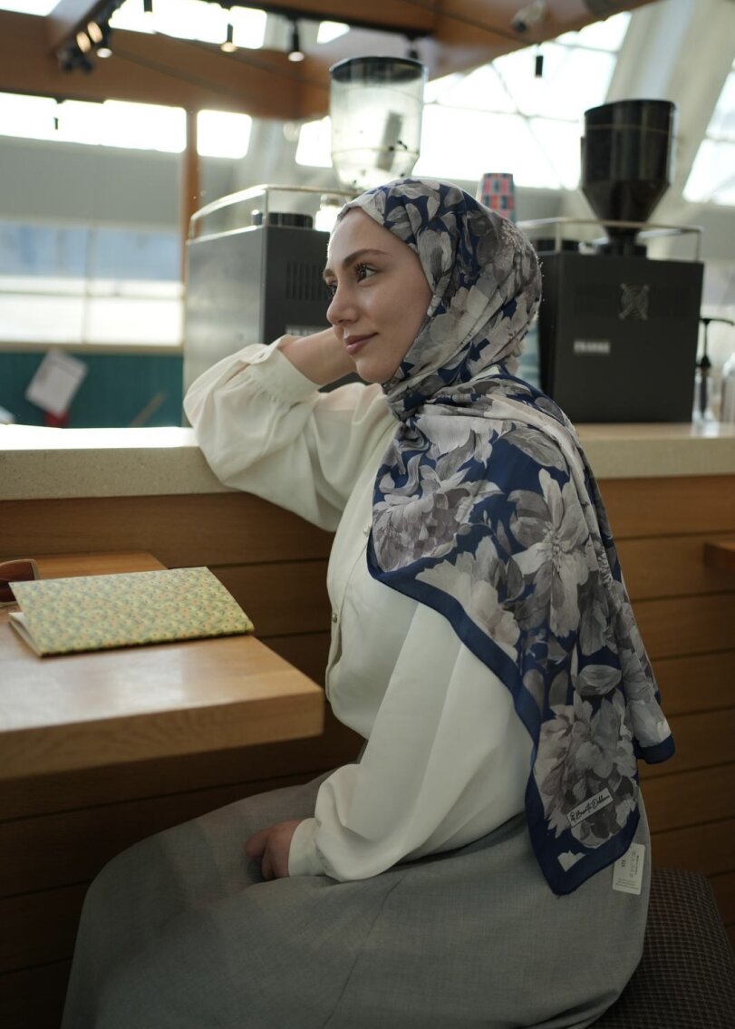 Velvet Bloom Print Hijab - Neutral Navy