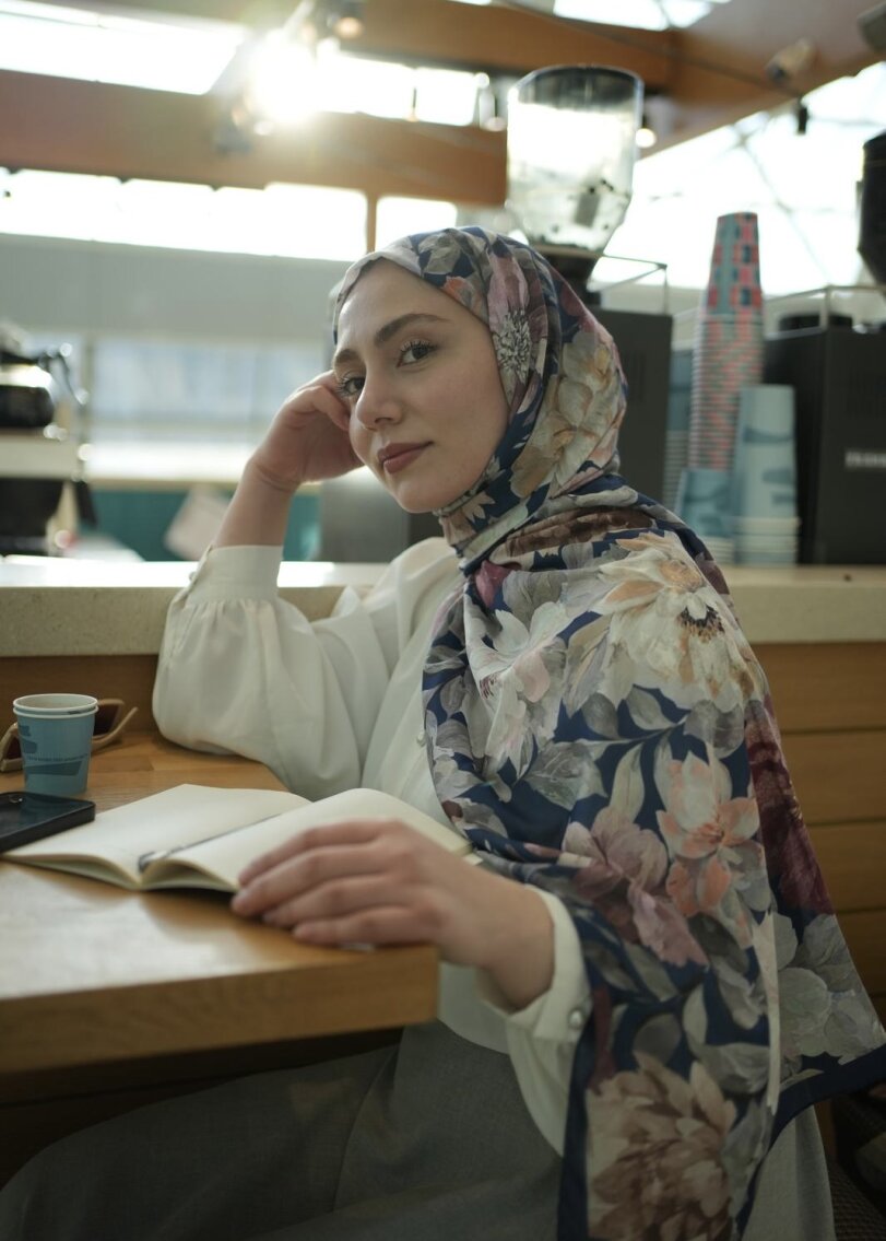 Velvet Bloom Print Hijab - Bright Navy