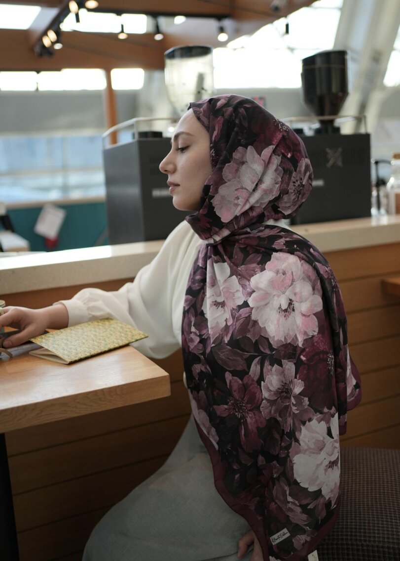 Velvet Bloom Print Hijab - Plum Burgundy