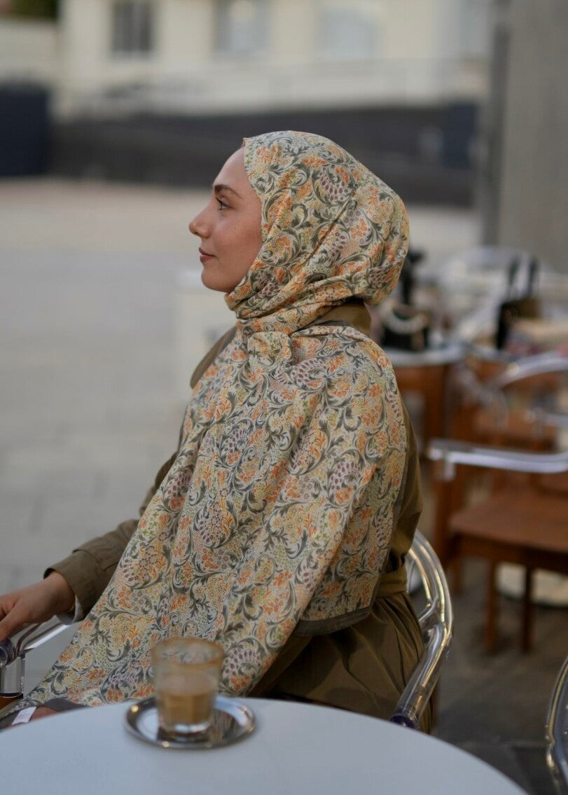 Dainty Floral Print Hijab - Khaki