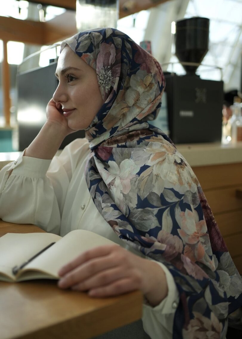 Velvet Bloom Print Hijab - Bright Navy