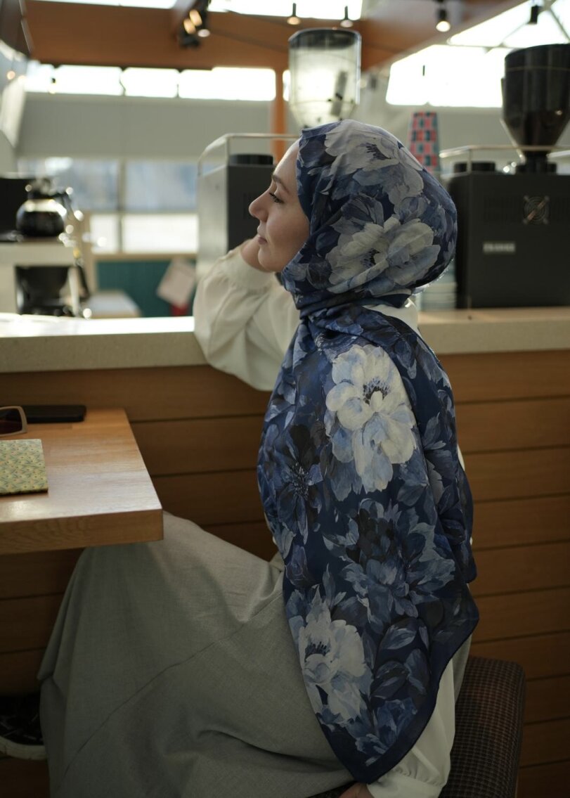 Velvet Bloom Print Hijab - Night Blue