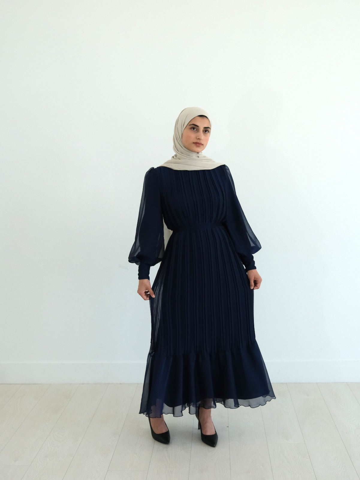 Elegant Pleated Lined Dress - Navy