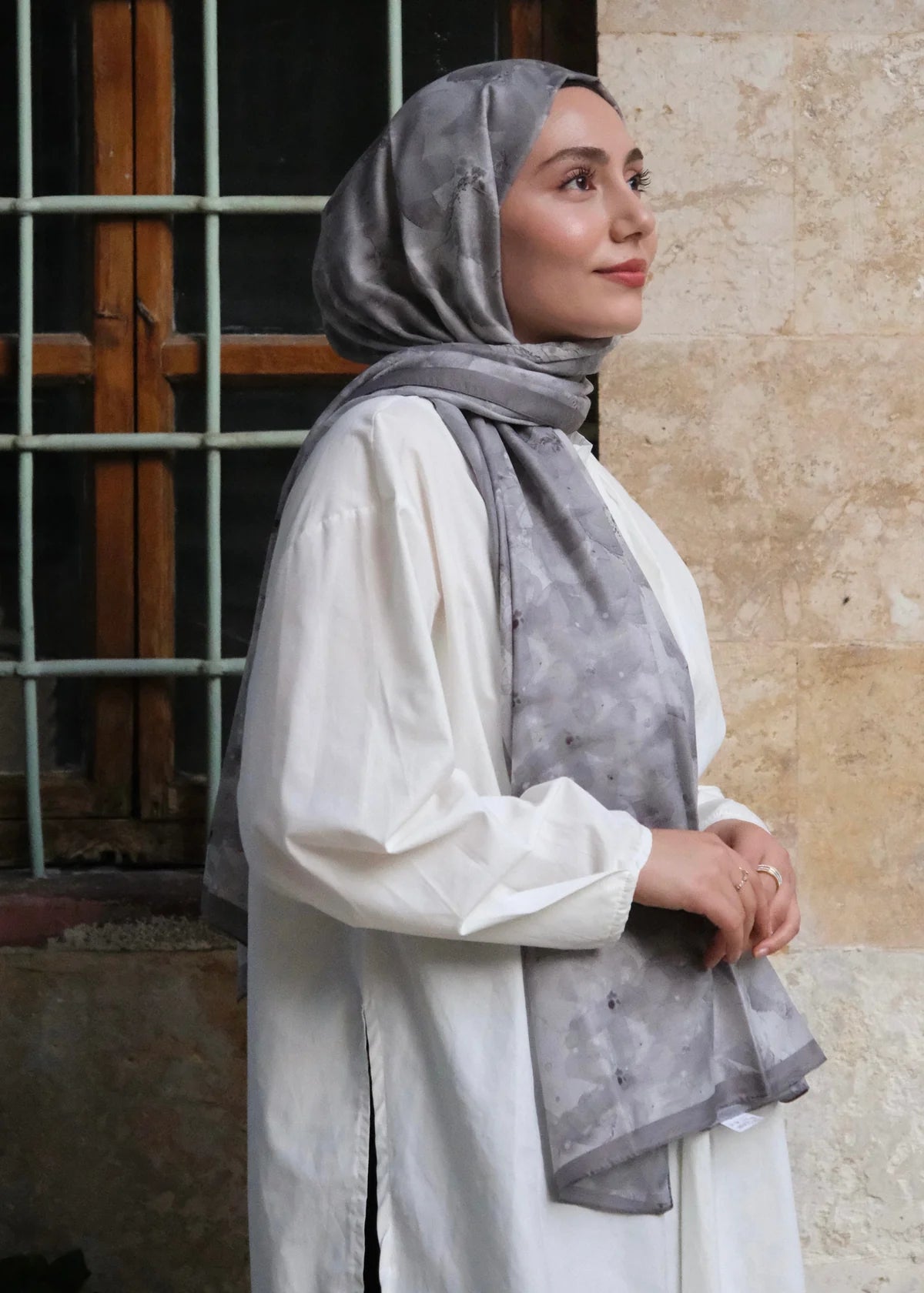 Flora Print Hijab - Gray