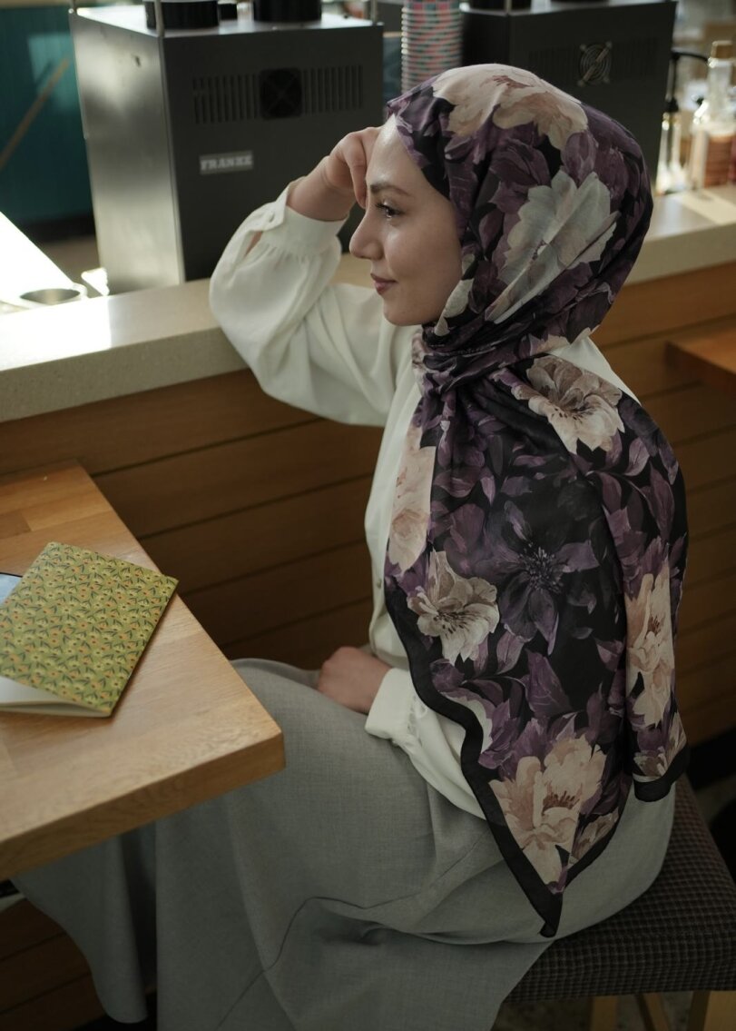 Velvet Bloom Print Hijab - Purple