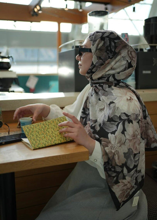 Velvet Bloom Print Hijab - Black