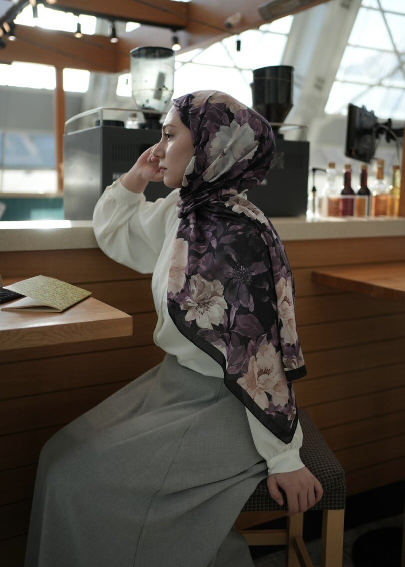 Velvet Bloom Print Hijab - Purple