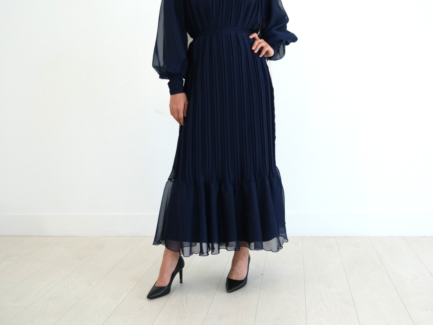 Elegant Pleated Lined Dress - Navy