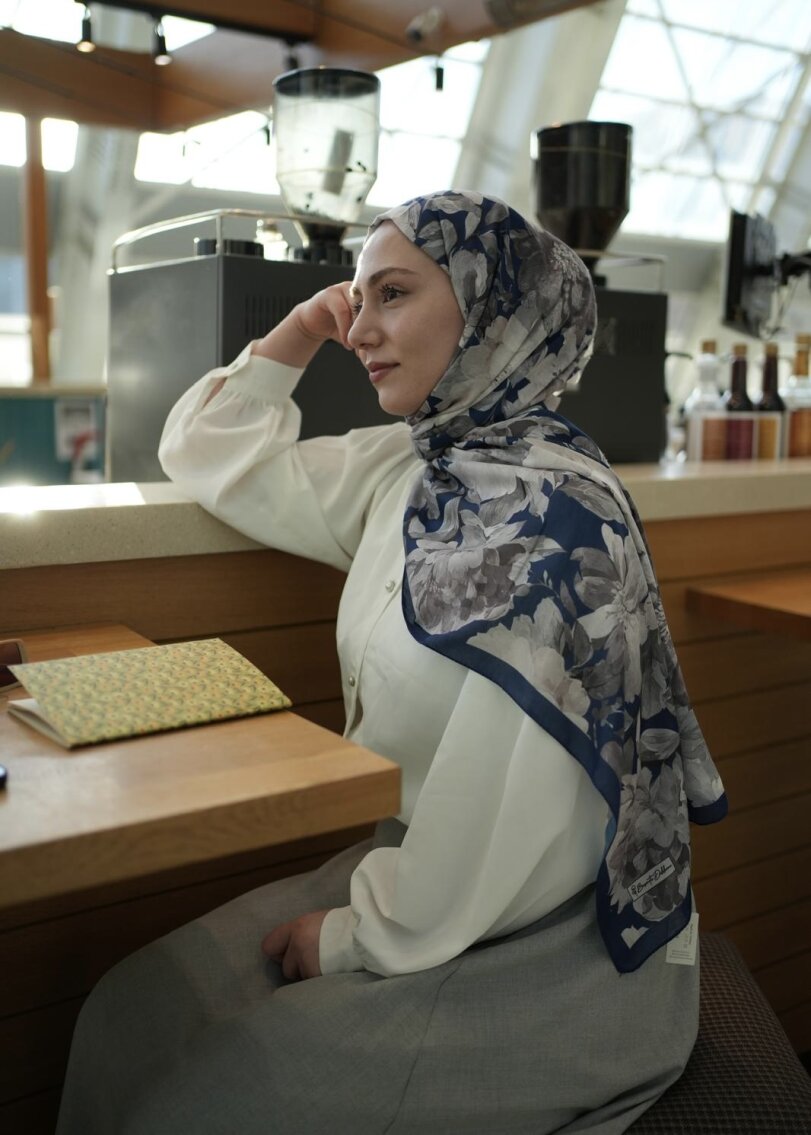 Velvet Bloom Print Hijab - Neutral Navy