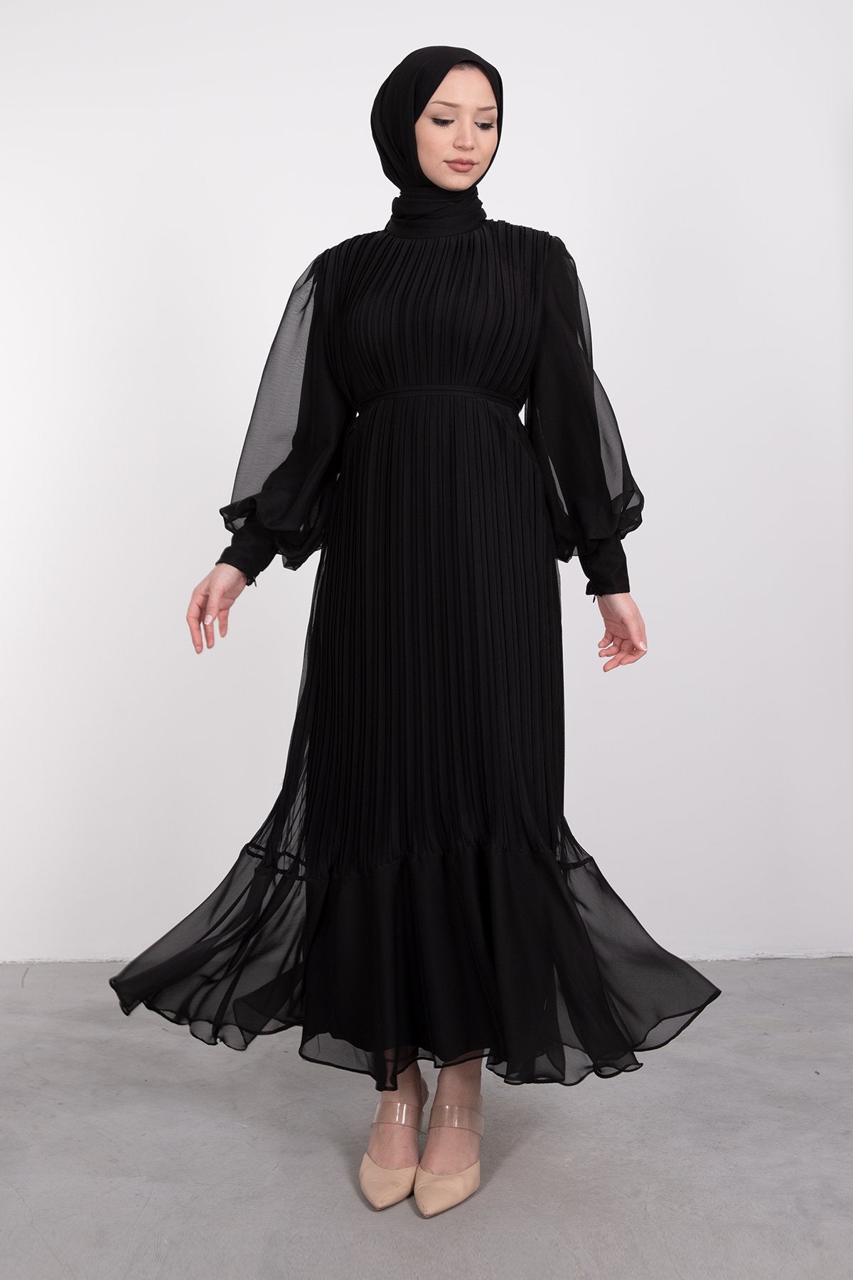 Elegant Pleated Lined Dress - Black