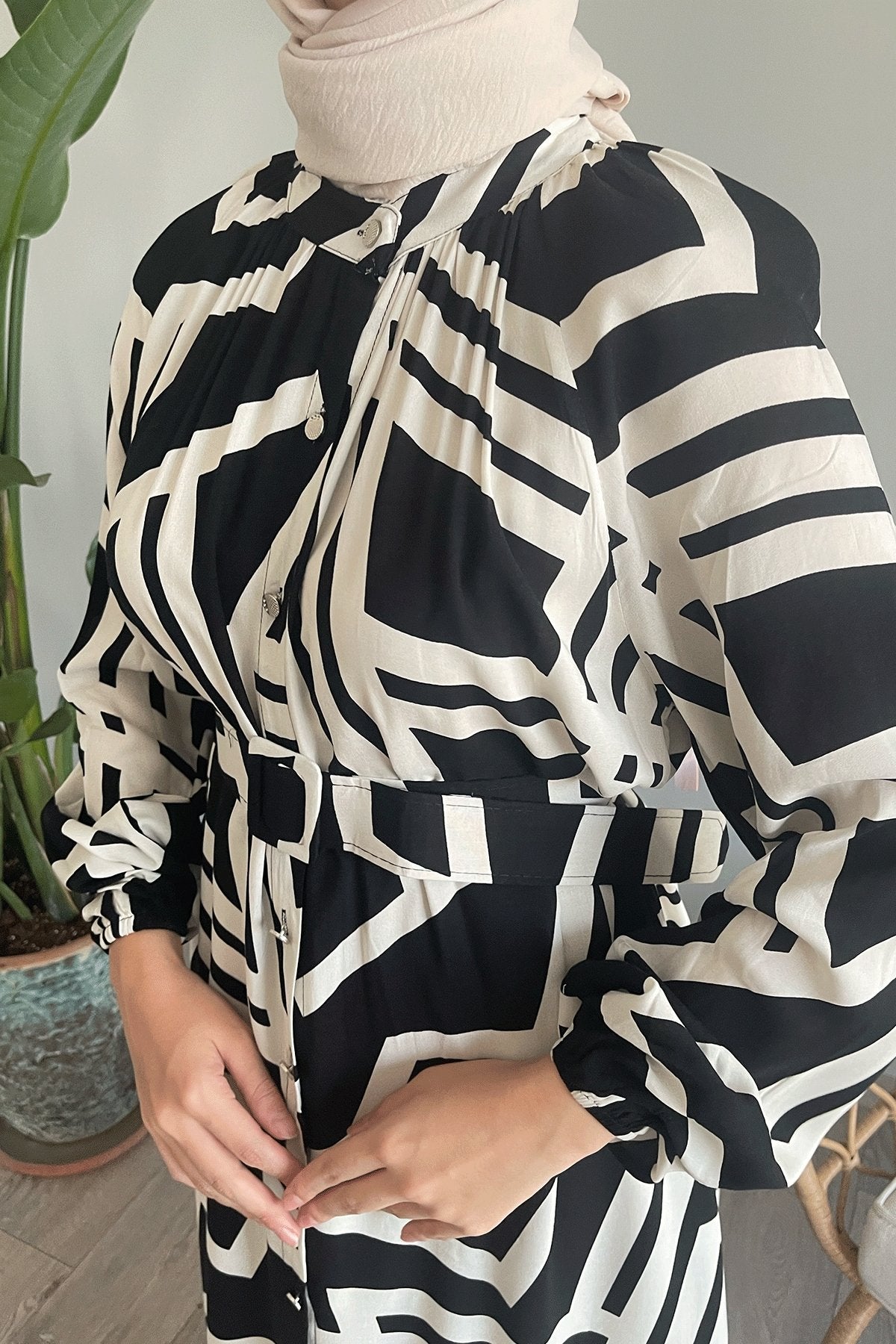 Button & Belt Cotton Dress - B & W