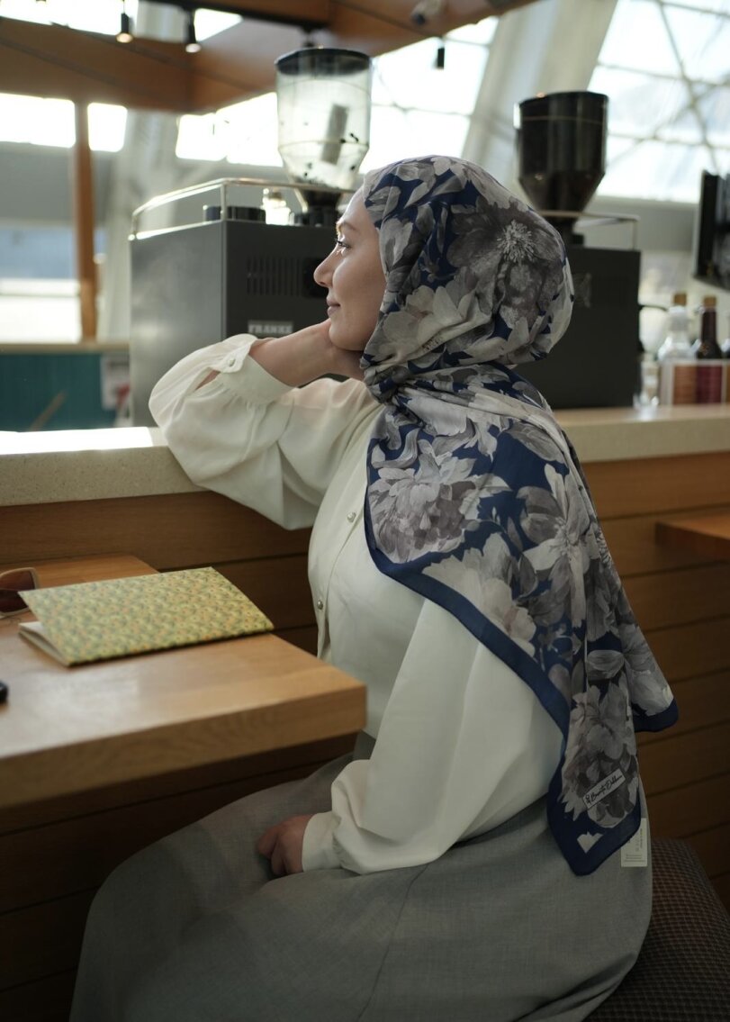 Velvet Bloom Print Hijab - Neutral Navy