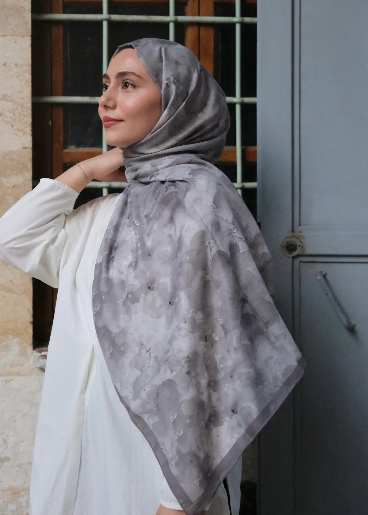 Flora Print Hijab - Gray